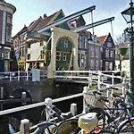Hotelhuisje #c Semesterbostad Warmenhuizen
