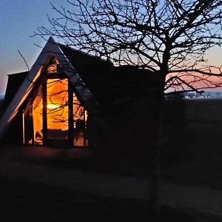 Hotelhuisje #c * Warmenhuizen