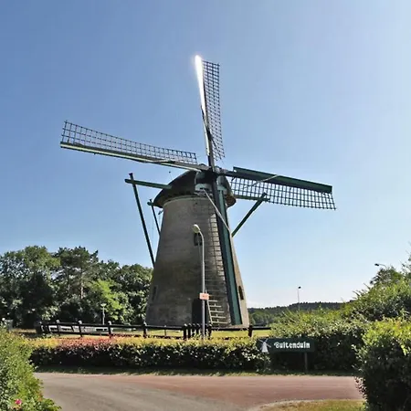 Hotelhuisje #c * Warmenhuizen